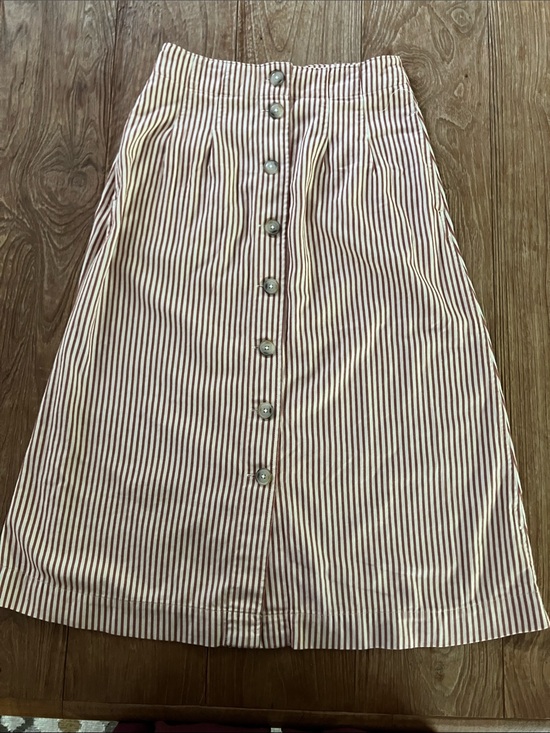 Madewell Dresses & Skirts - Madewell Striped Button-Front Midi Skirt in Burgundy and White with pockets!